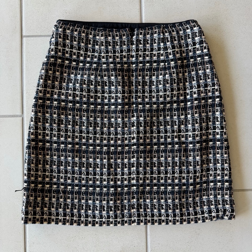 Ann Taylor Woven Patterned Skirt - 0 - Picture 3 of 4